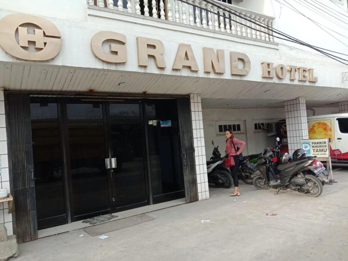 Pemangkat Grand Hotel المظهر الخارجي الصورة